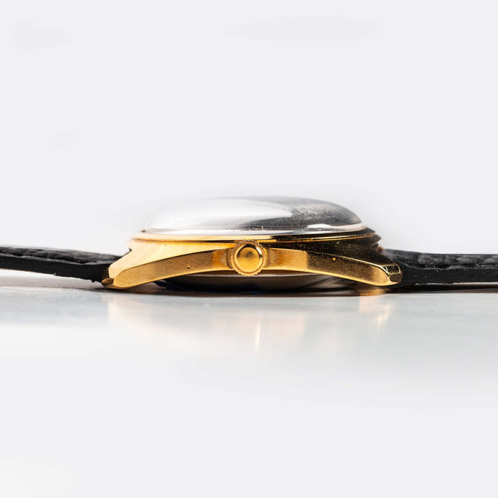 material shot of the side of The 1974 Timex Electronic Time Zone