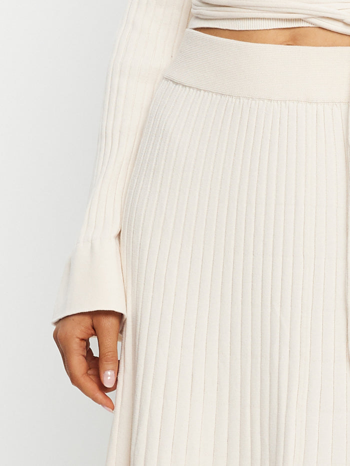 K308CRE-DAPHNE-RIB-KNIT-SKIRT-CREAM-04
