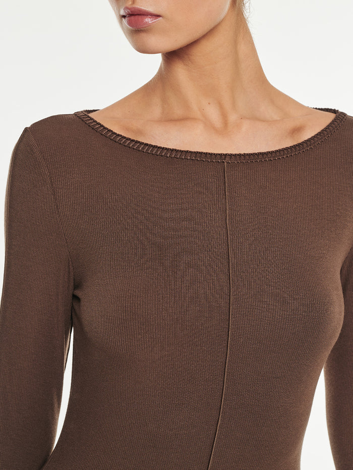T205CHO_Quinn-Knit-Top_Chocolate_4