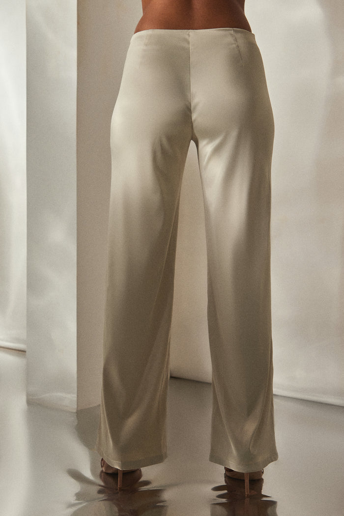 The Alanna Set Trousers: Off White