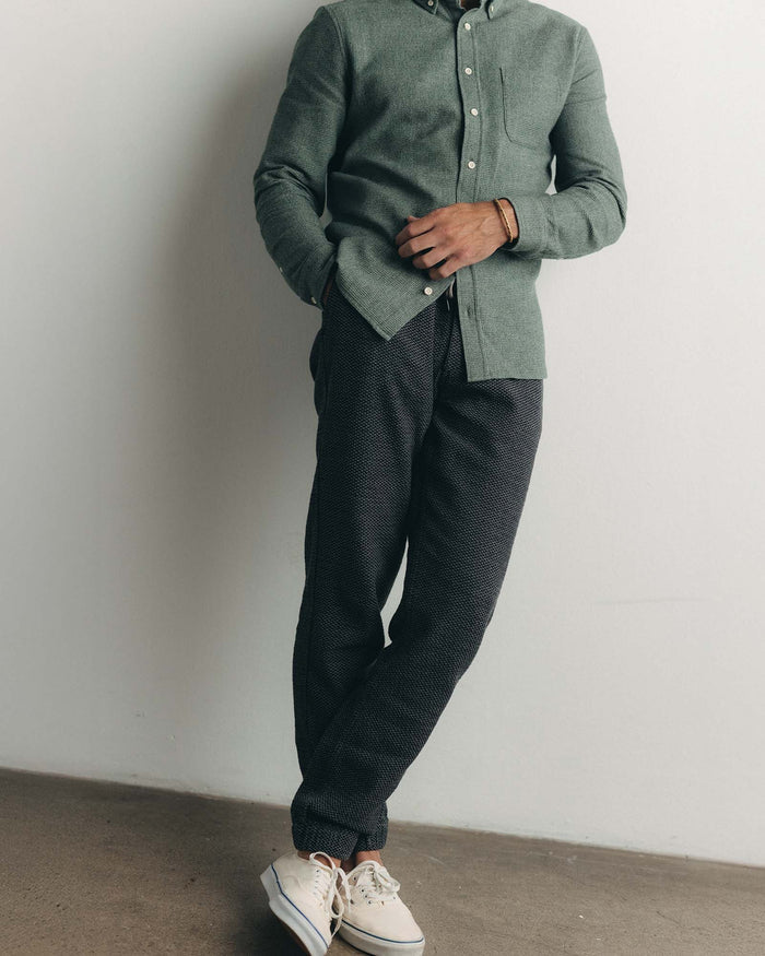 fit model wearing The Apres Pant in Charcoal Sashiko, hands in pockets