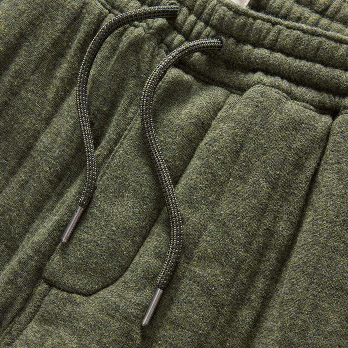material shot of the waistband on The Quilted Apres Pant in Heather Fatigue Olive Jersey