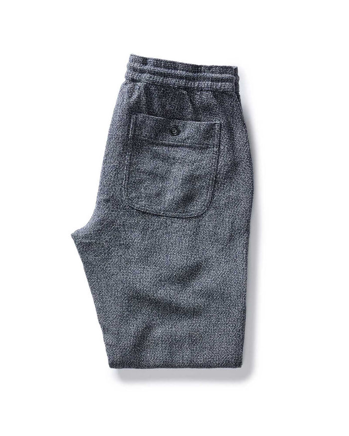 material shot of the drawcord on The Apres Pant in Navy Linen Tweed