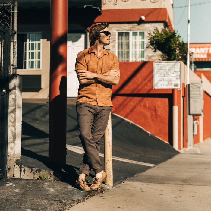 fit model wearing The Apres Pant in Walnut Double Cloth