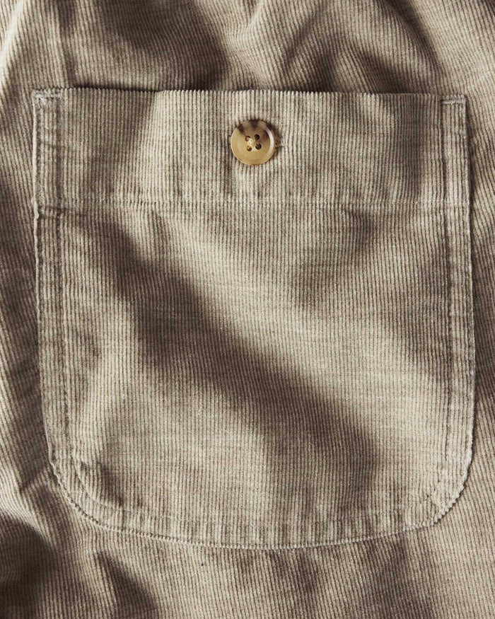 material shot of the pockets on The Apres Short in Heather Moss Pincord