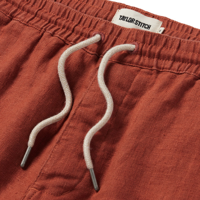 material shot of the drawcord on The Apres Short in Sienna Hemp