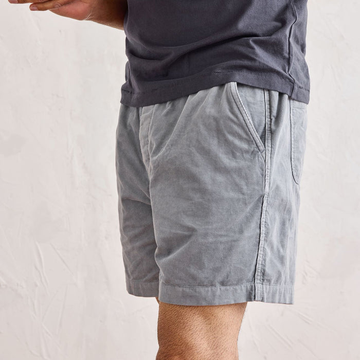 fit model showing the side of The Apres Short in Tradewinds Micro Cord