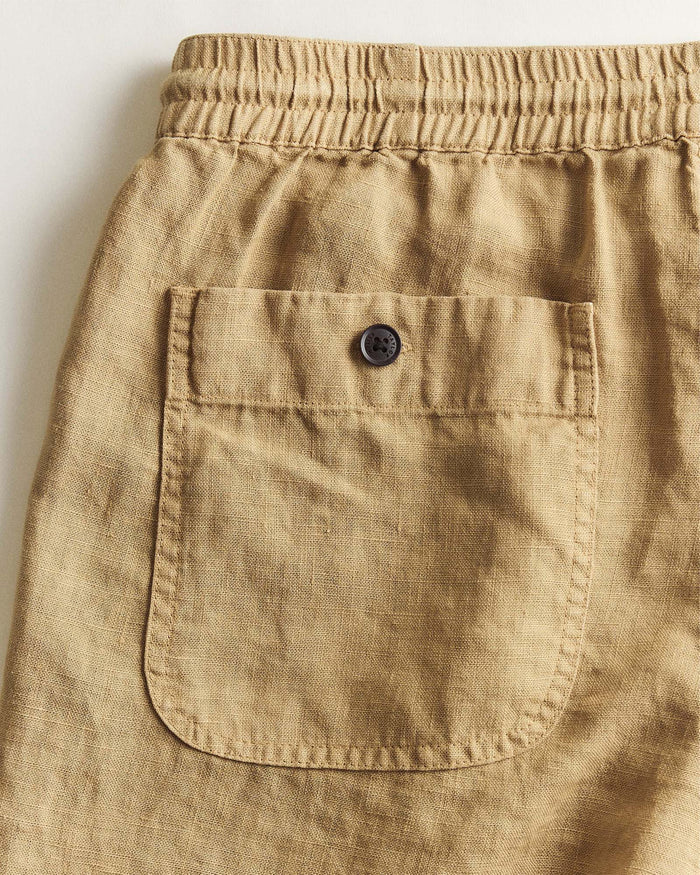 material shot of the back pocket on The Apres Short in Wheat Hemp