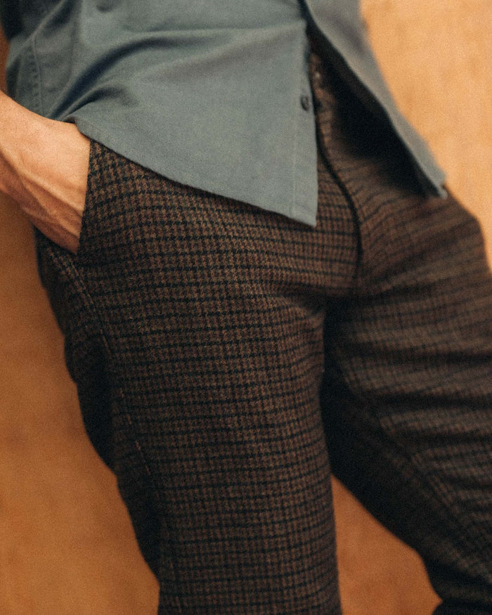fit model showing off The Carmel Pant in Timber Guncheck Italian Wool