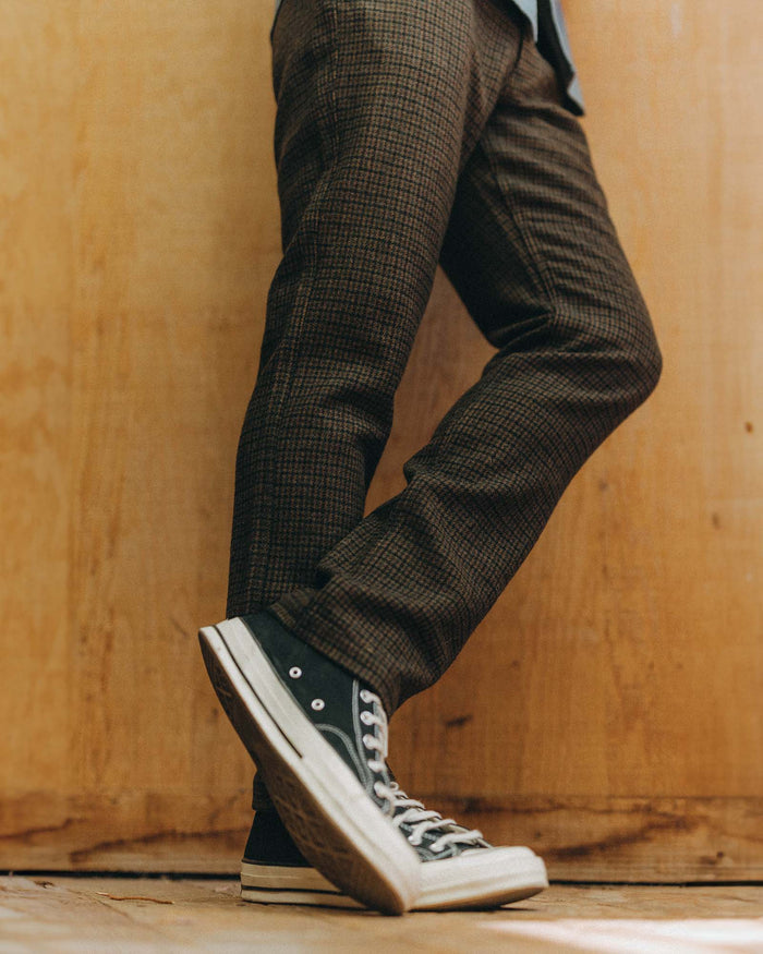 fit model posing in The Carmel Pant in Timber Guncheck Italian Wool