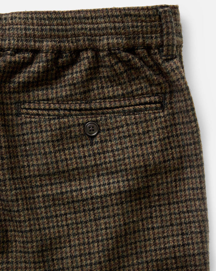 material shot of the pocket on The Carmel Pant in Timber Guncheck Italian Wool