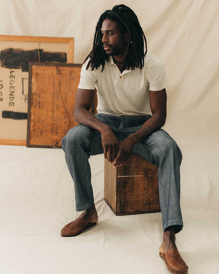 fit model showing off the collar on The Cotton Hemp Polo in Heather Oat