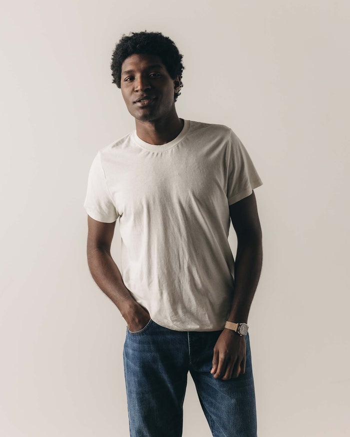 fit model in The Cotton Hemp Tee in Natural