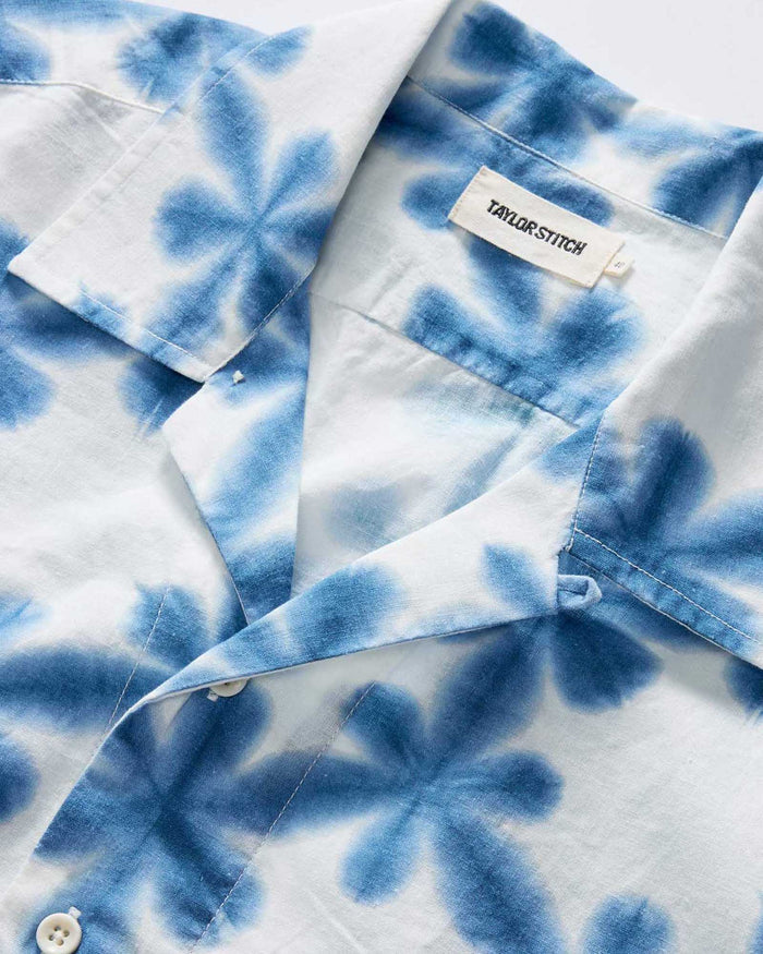 material shot of the collar on The Davis Shirt in Vintage White Fractal