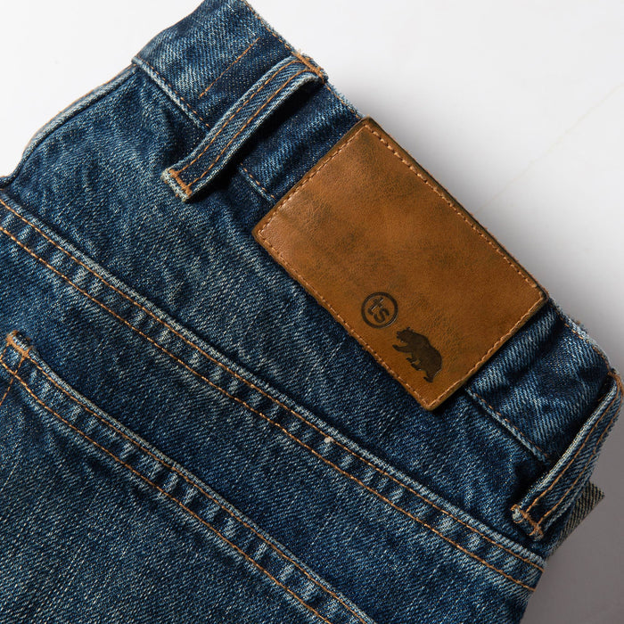 material shot of leather tab
