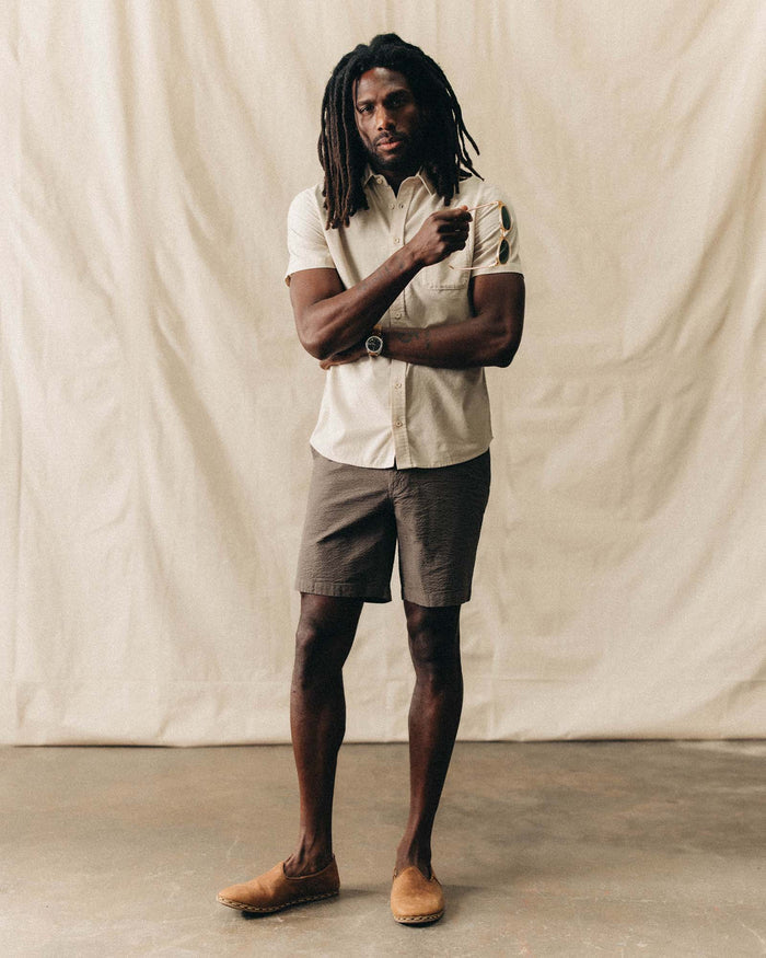 fit model posing in The Easy Short in Canteen Seersucker