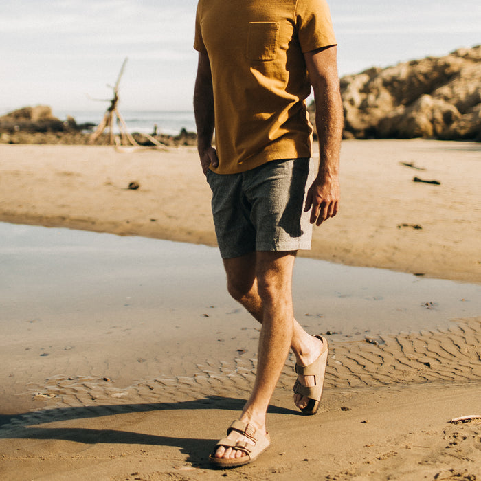 fit model walking in The Easy Short in Charcoal Herringbone