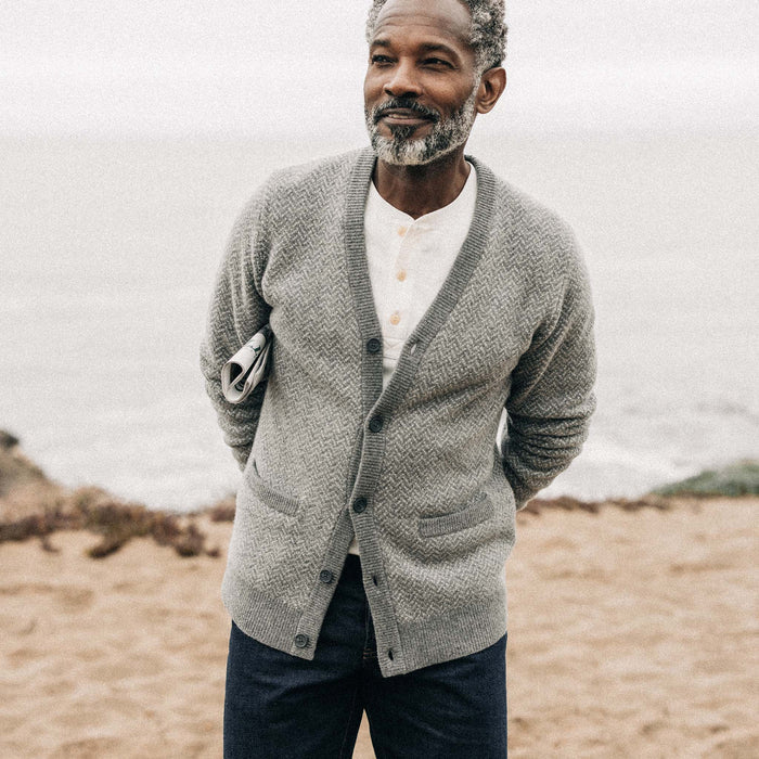 fit model in The Eddy Cardigan in Ash Herringbone Merino