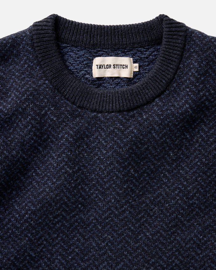 material shot of the collar on The Eddy Crew in Heather Marine Herringbone