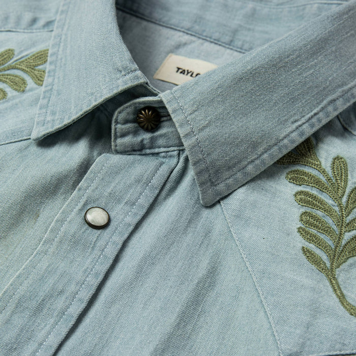 material shot of collar