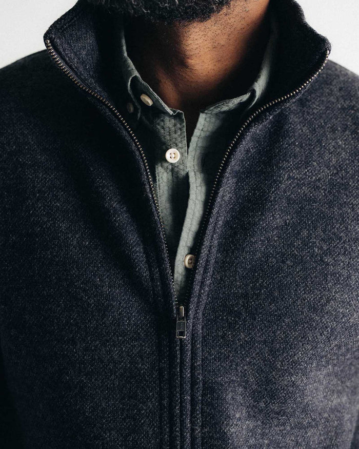 fit model showing off the collar on The Evans Jacket in Navy Birdseye Wool