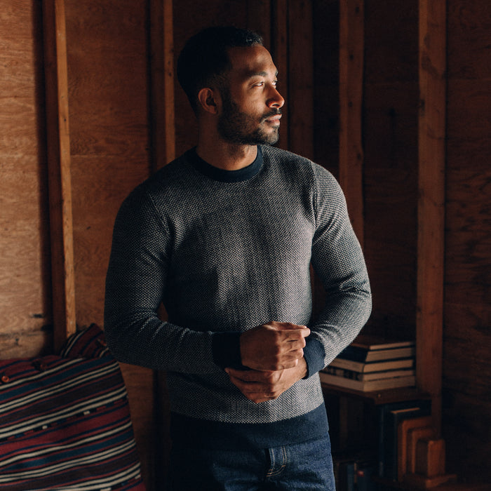 fit model wearing The Everett Sweater in Navy Birdseye