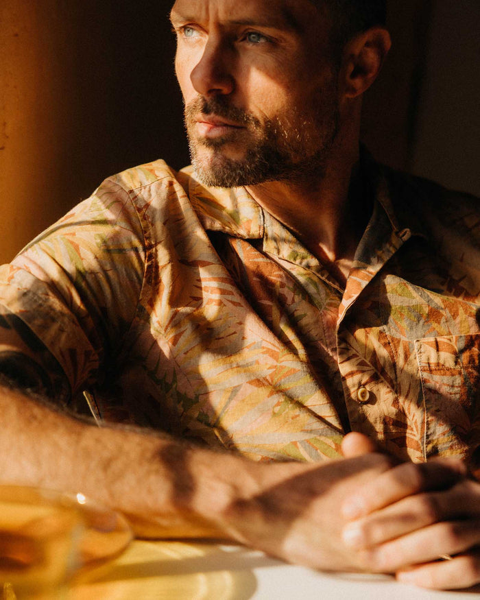 fit model posing in The Hawthorne Shirt in Tea Desert Palm
