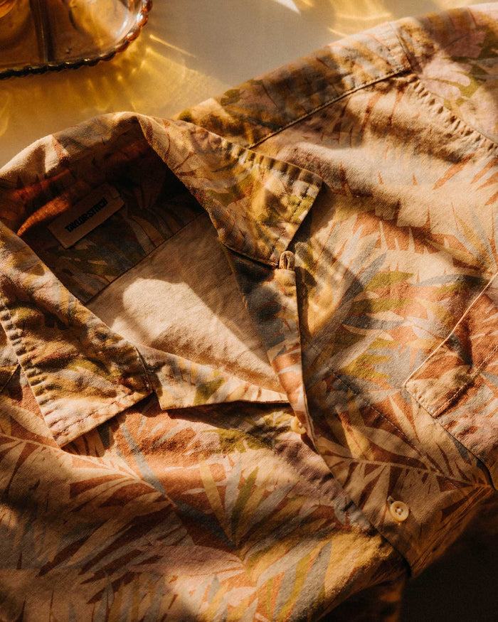 editorial image of the collar on The Hawthorne Shirt in Tea Desert Palm