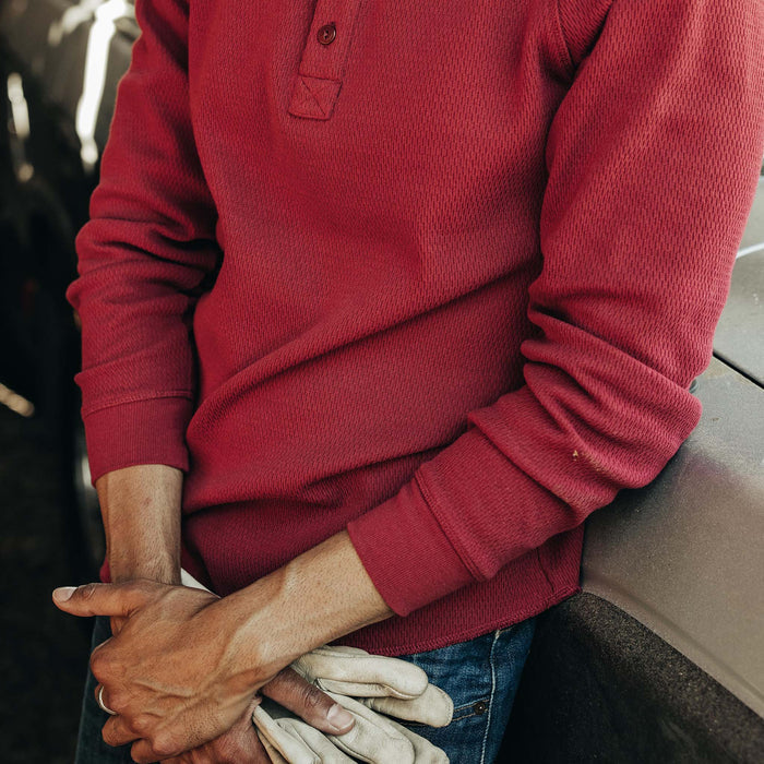 fit model showing off sleeves on The Heavy Bag Waffle Henley in Burgundy