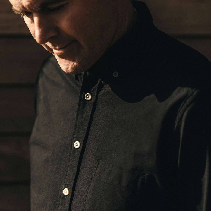 Our fit model in The Jack in Black Everyday Oxford