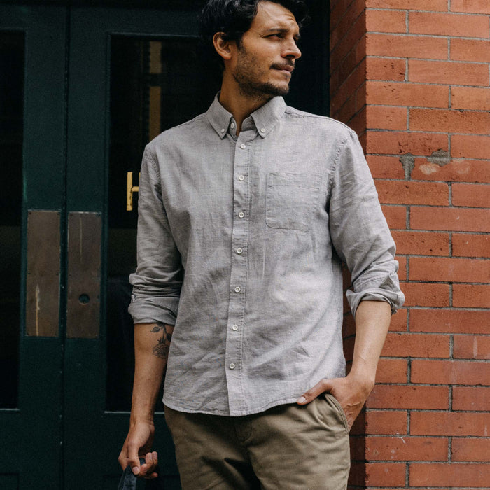 fit model posing in The Jack in Blue Sky Slub Cotton Linen
