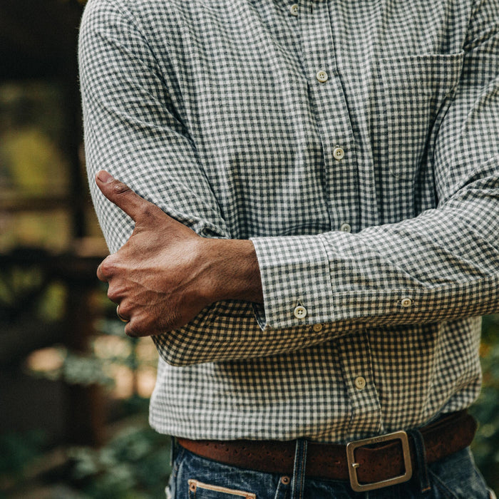 fit model wearing The Jack in Brushed Ash Gingham, arms crossed