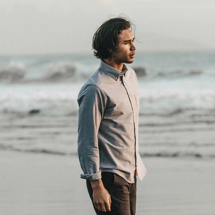 fit model showing the side of The Jack in Charcoal Everyday Oxford