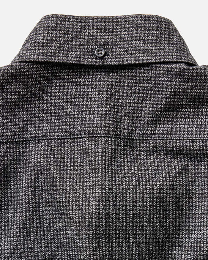 material shot of the back collar on The Jack in Coal Jaspe Check Oxford