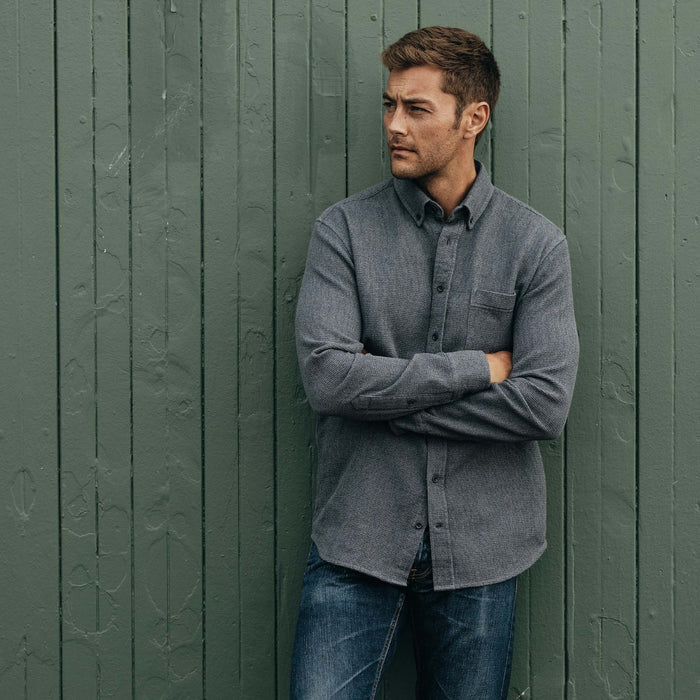fit model posing against the wall in The Jack in Coal Jaspe Waffle