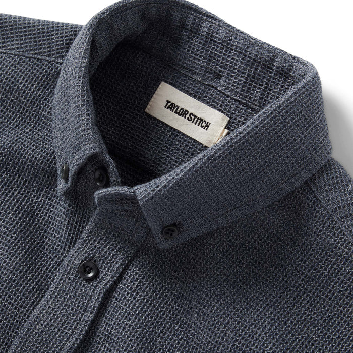 material shot of the collar on The Jack in Coal Jaspe Waffle