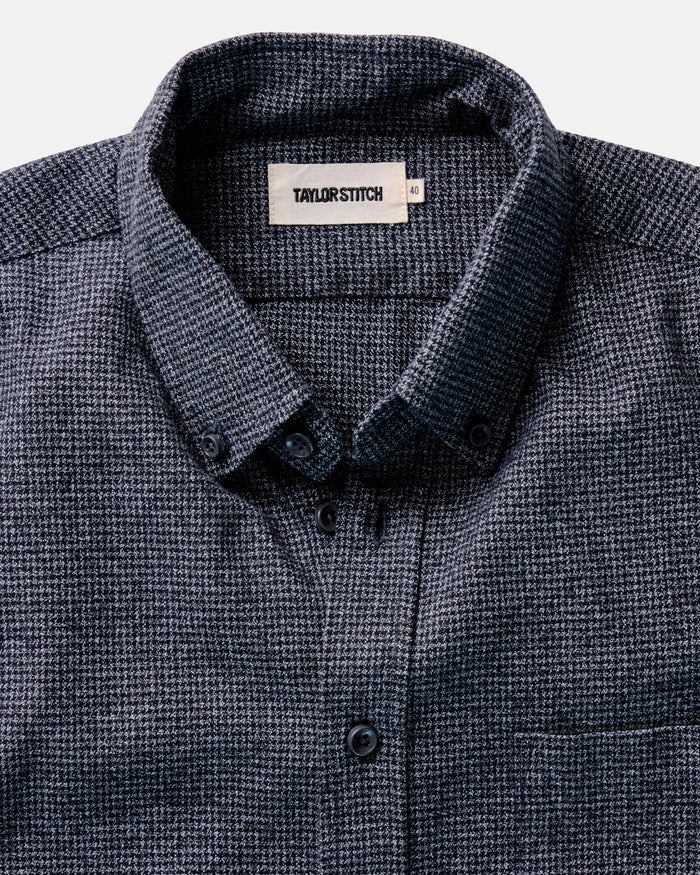 material shot of the button down collar on The Jack in Dark Navy Houndstooth