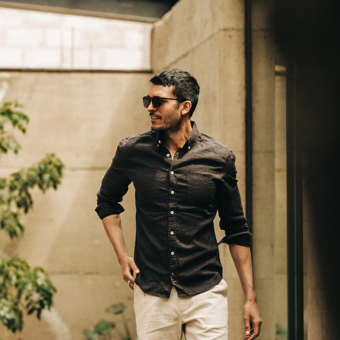 fit model wearing The Jack in Espresso Linen, looking left of camera