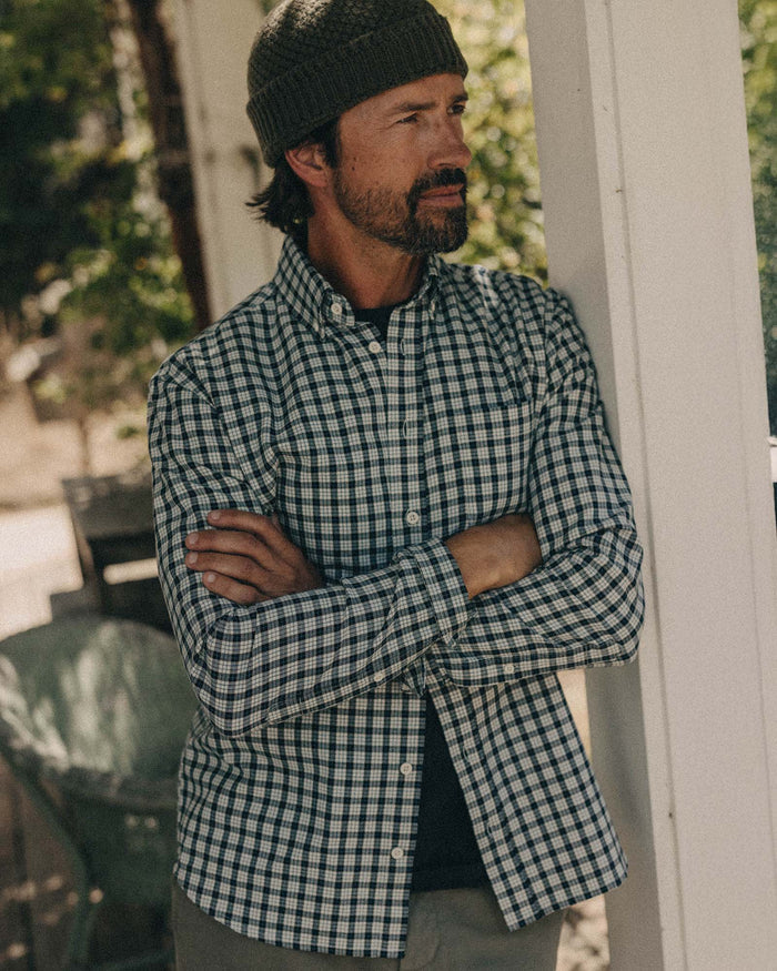 fit model posing in The Jack in Indigo Micro Check Oxford