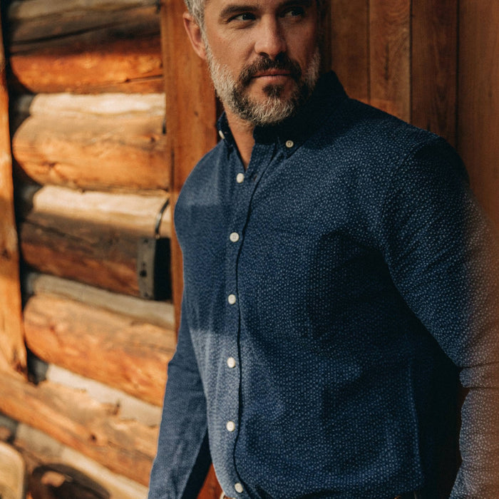 fit model wearing The Jack in Indigo Seersucker, looking right