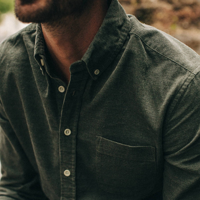 fit model wearing The Jack in Moss Cord, close up of chest