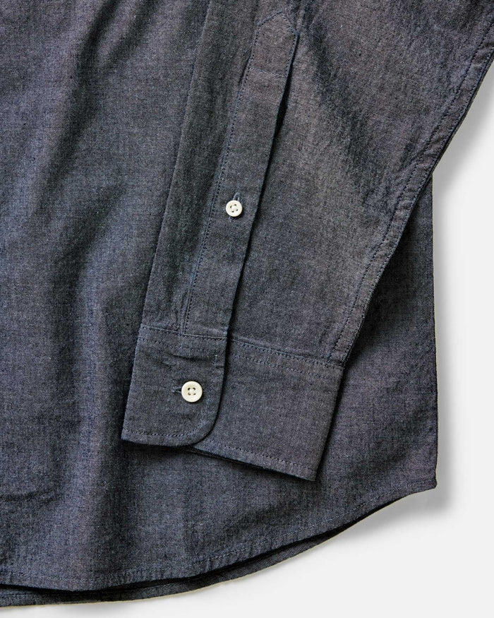 material shot of the back collar on The Jack in Rinsed Indigo Chambray