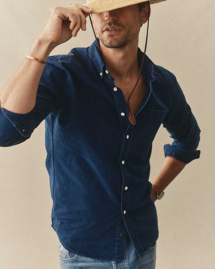 fit model posing in The Jack in Rinsed Indigo Oxford