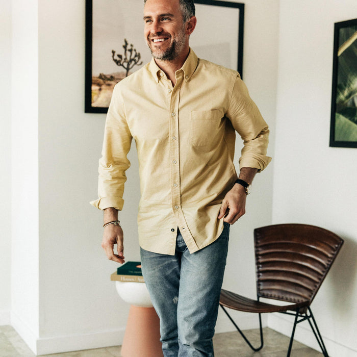 our fit model wearing The Jack in Straw Everyday Oxford