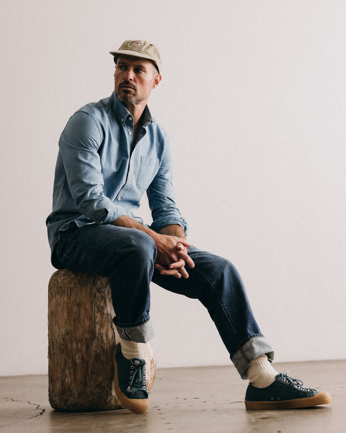 fit model walking wearing The Jack in Washed Indigo Oxford