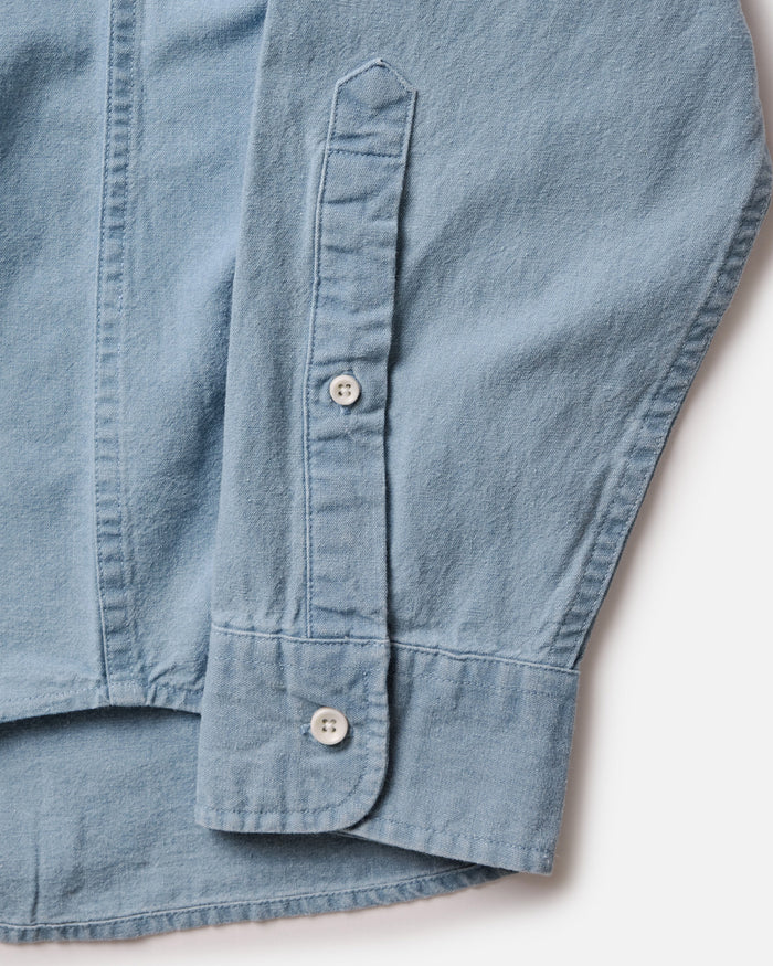 material shot of the buttons on The Jack in Washed Indigo Oxford
