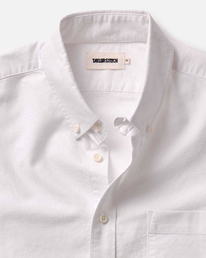 material shot of the collar on The Jack in White Everyday Oxford