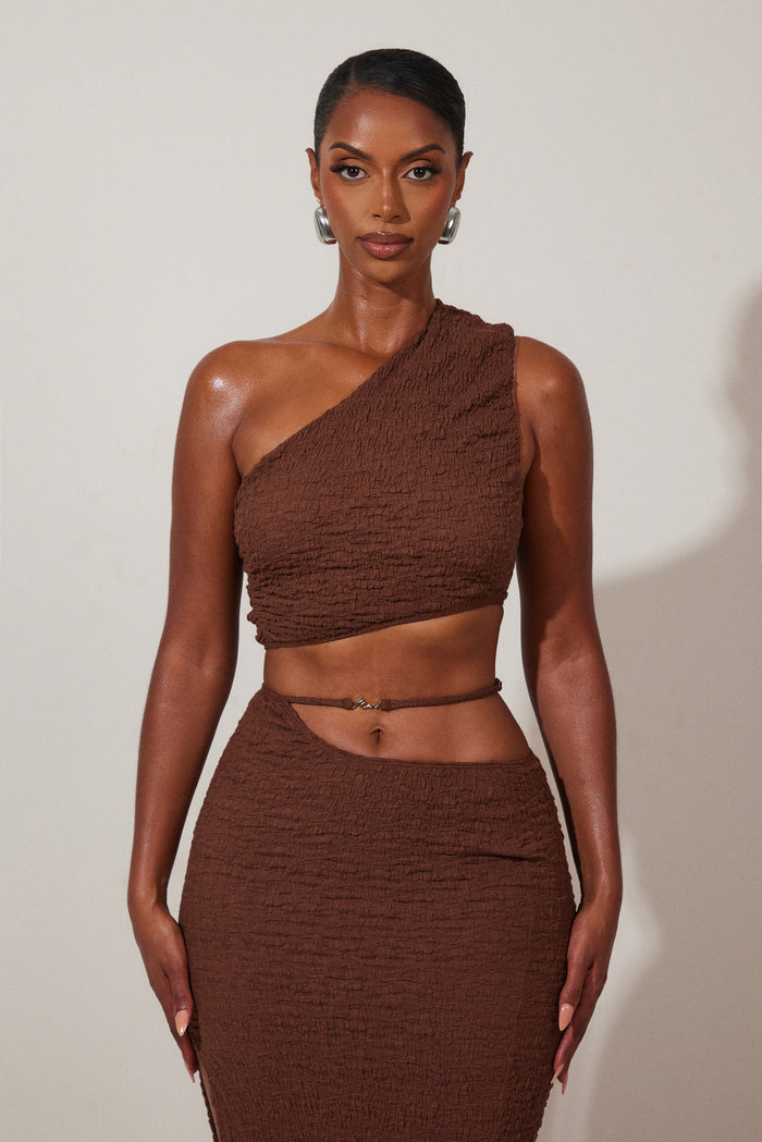 The Mars Detail Asymmetric Textured Set in Brown
