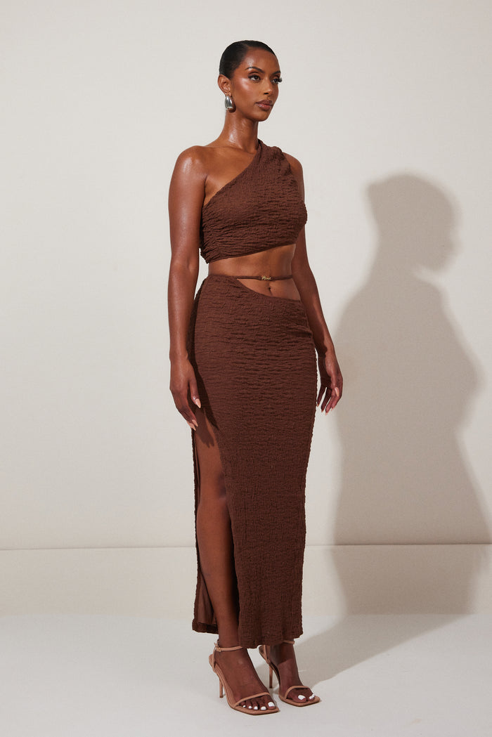 The Mars Detail Asymmetric Textured Set in Brown
