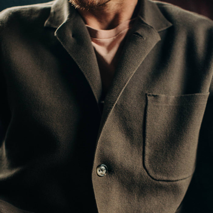 fit model wearing The Prout Jacket in Turkish Coffee, crop of chest